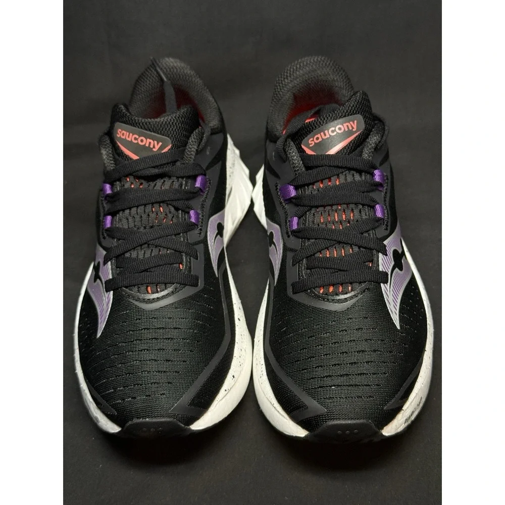 Saucony product pair